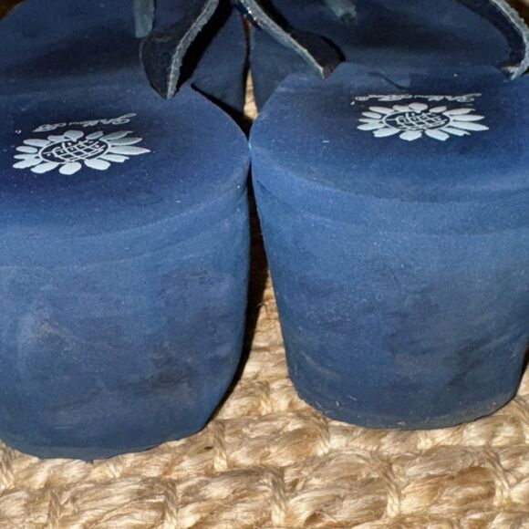 ๐๐ YellowโBox Belmac Jeweled Wedge Flip-Flops โ Size 9.5 ๐๐ - Picture 6 of 8